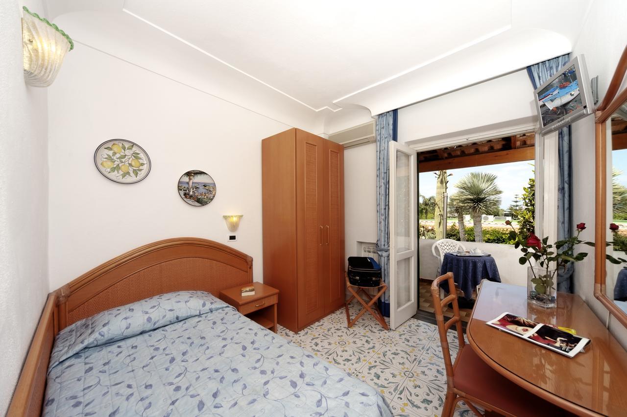 Park Hotel Terme Mediterraneo Forio  Номер фото